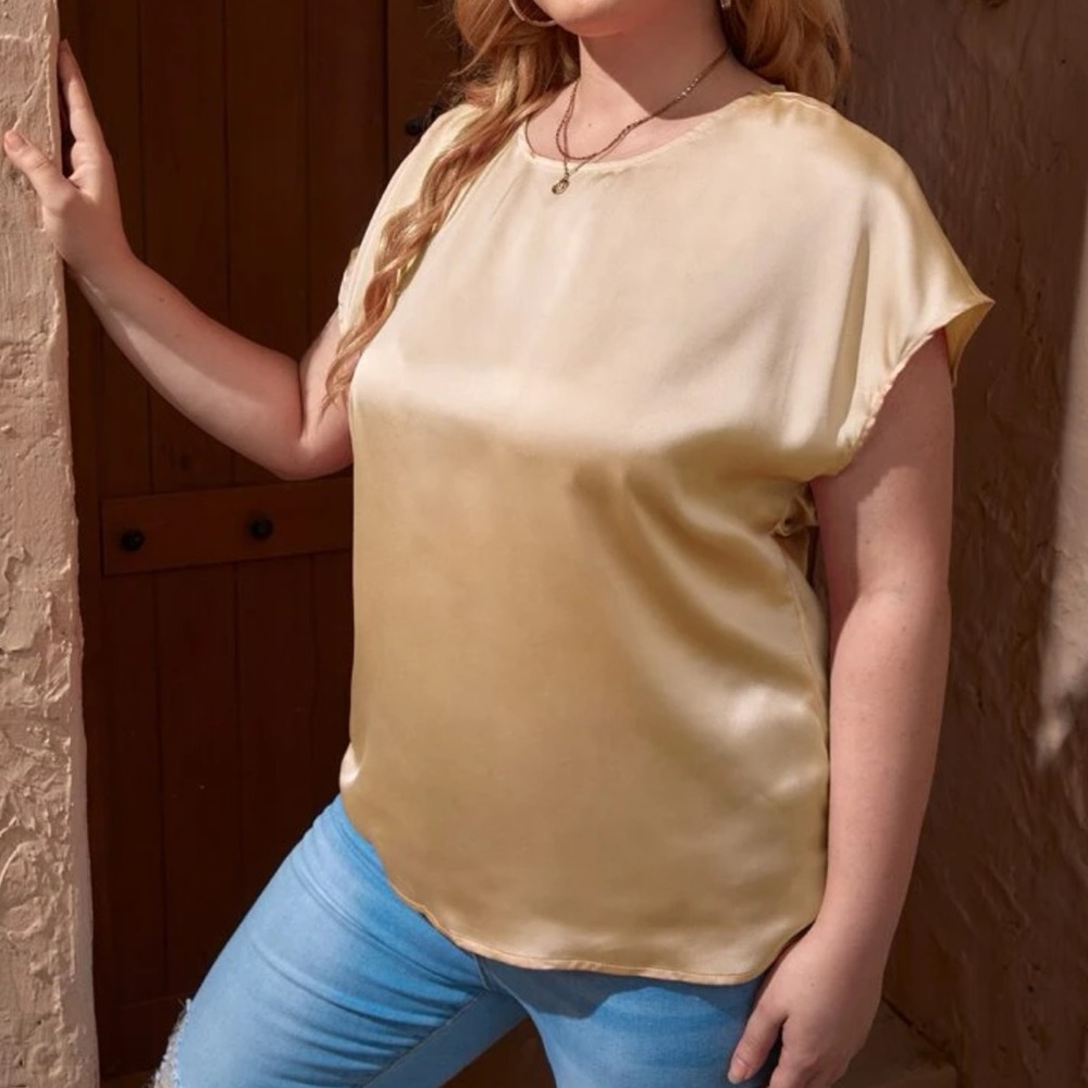 Plus size navy blue twist back blouse - Picture 10 of 15